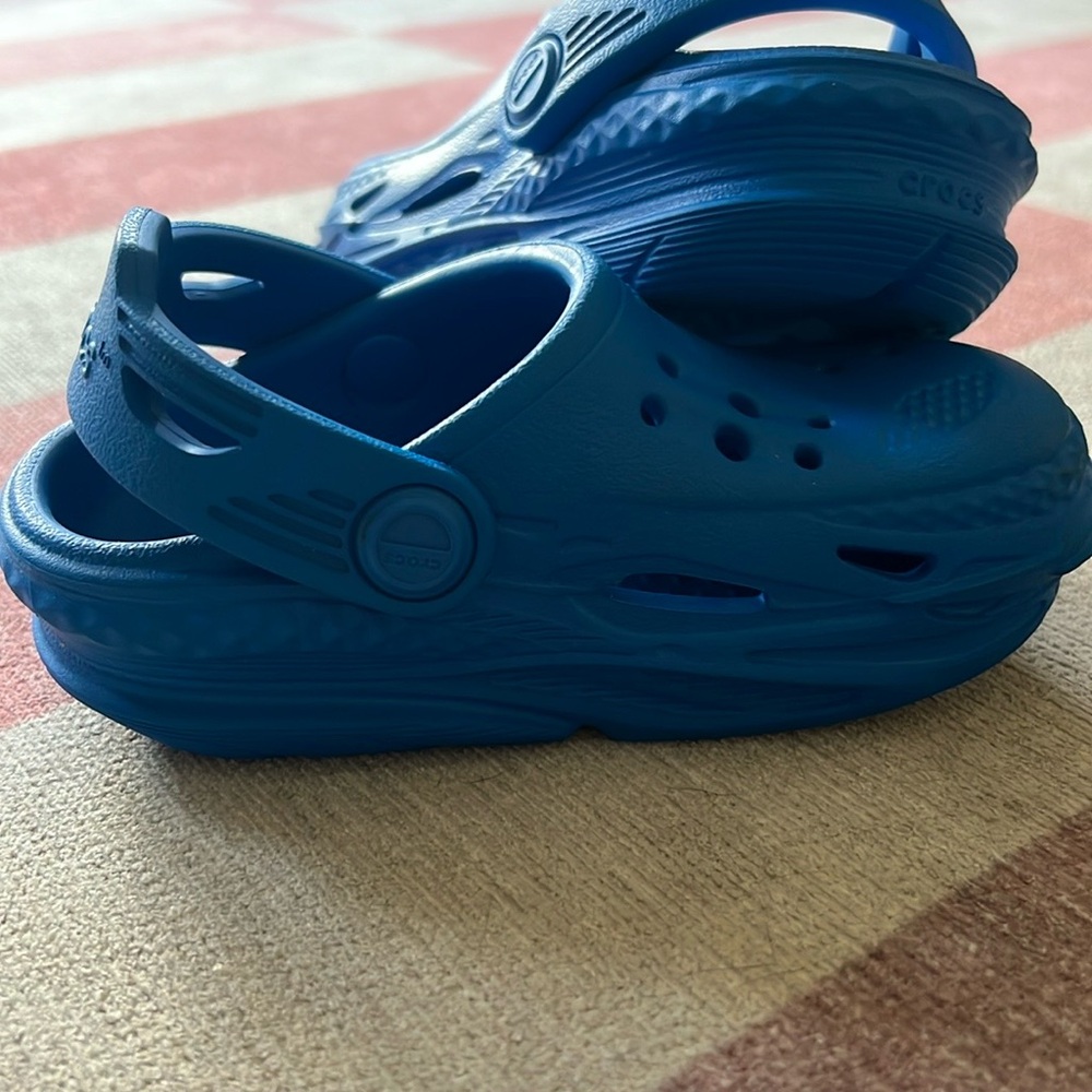 Crocs Kids Blue 
TODDLER OFF GRID CLOG